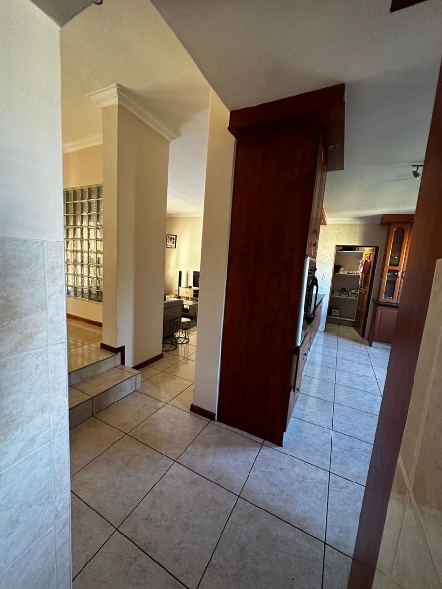 To Let 5 Bedroom Property for Rent in Mmabatho Unit 10 North West